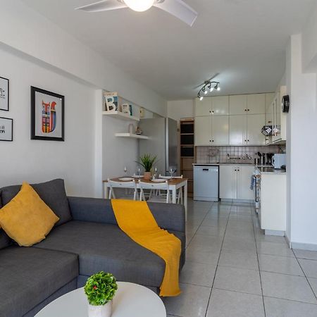 Anais 1-Bedroom Apartment In Mackenzie Larnaca Exterior photo