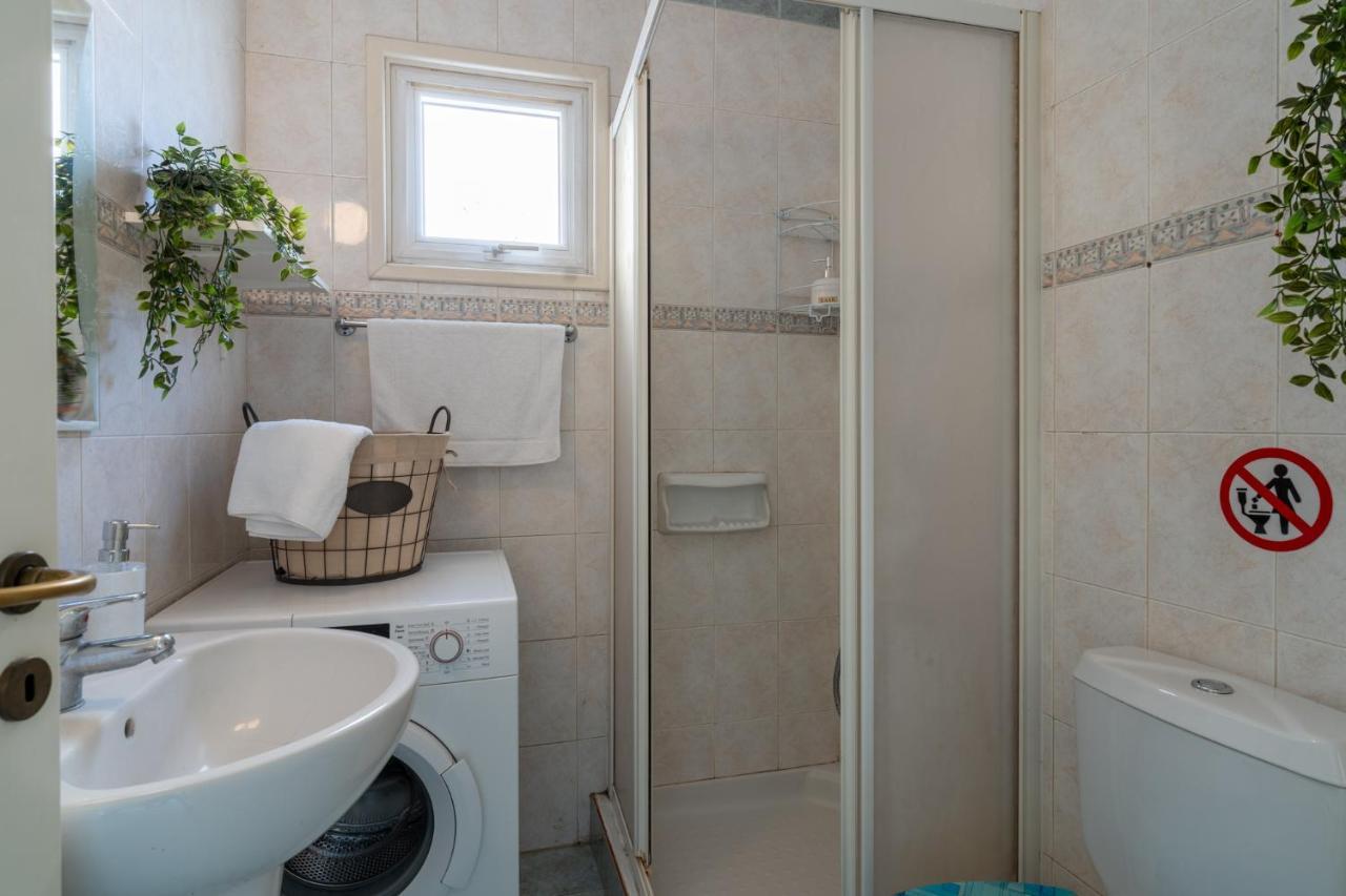 Anais 1-Bedroom Apartment In Mackenzie Larnaca Exterior photo