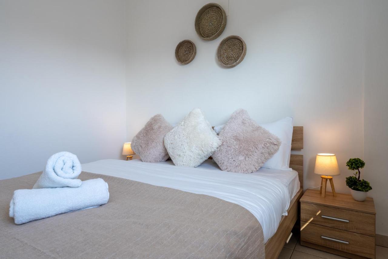Anais 1-Bedroom Apartment In Mackenzie Larnaca Exterior photo